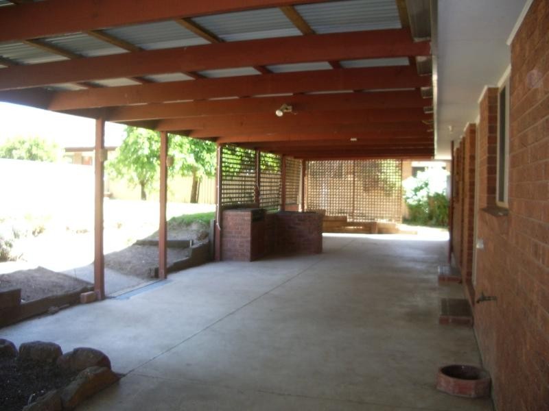 657 Wilkinson Street, Glenroy, Albury NSW 2640