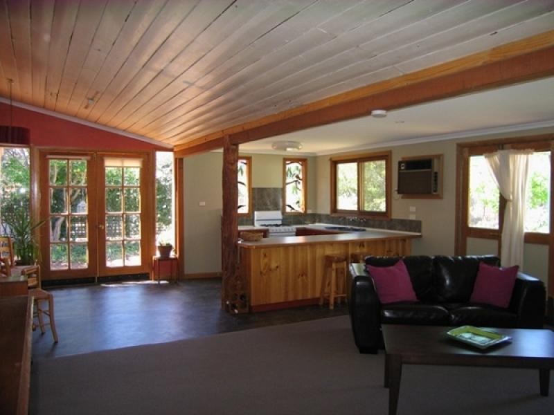 8 Main Street, Chiltern VIC 3683