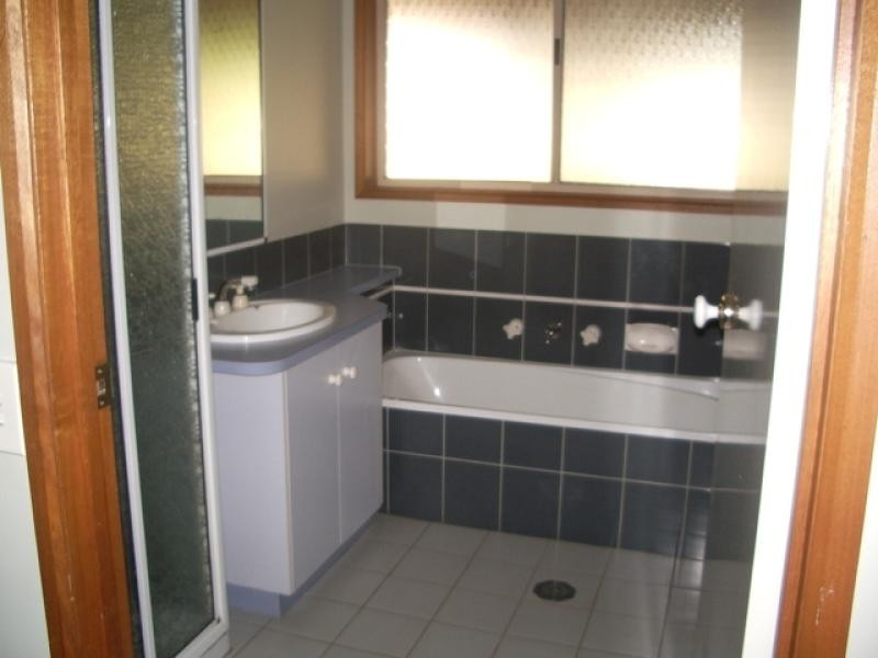 657 Wilkinson Street, Glenroy, Albury NSW 2640