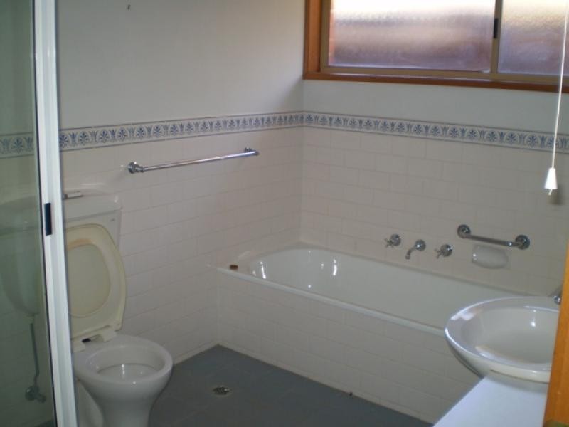 584 Thurgoona Street, Albury NSW 2640