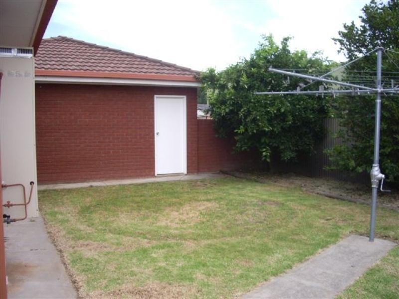 2/418 Ross Circuit, Albury NSW 2640