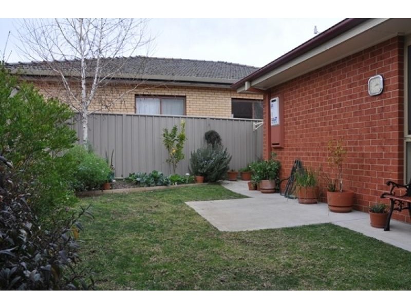 Unit 1, 570 Buchhorn Street, Lavington, Albury NSW 2640