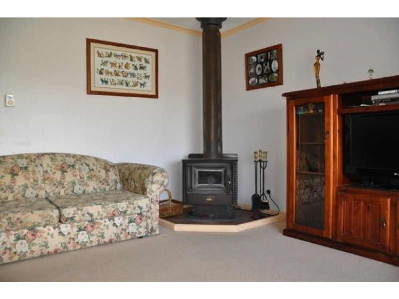 31 Clarke Street, Howlong NSW 2643