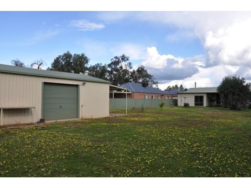 31 Clarke Street, Howlong NSW 2643