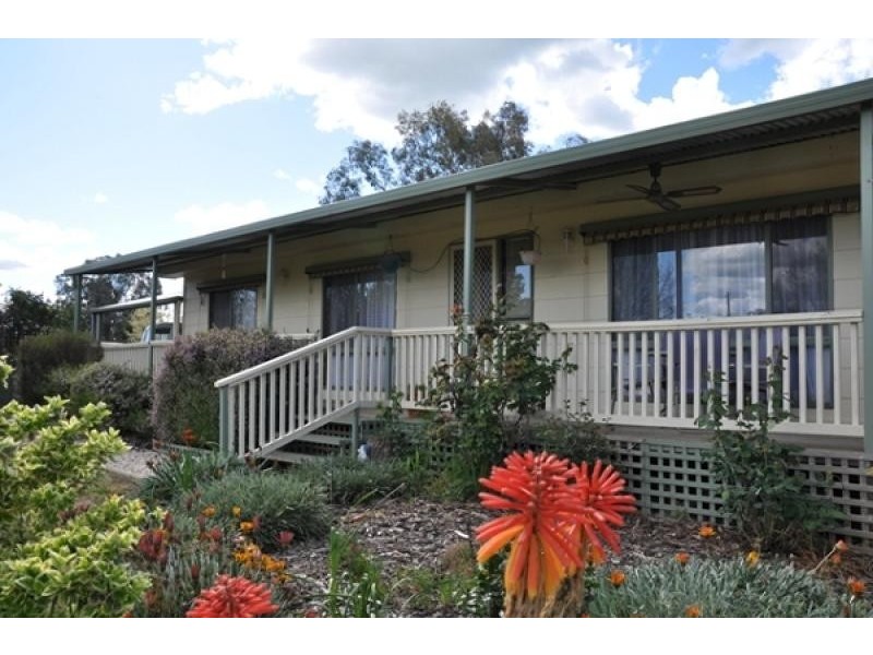 31 Clarke Street, Howlong NSW 2643