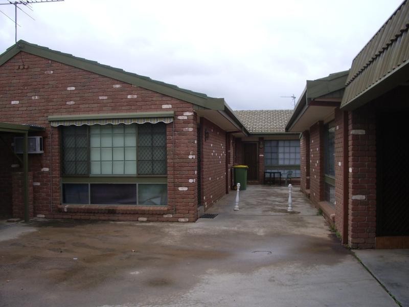 4/398 Kotthoff Street, Albury NSW 2640
