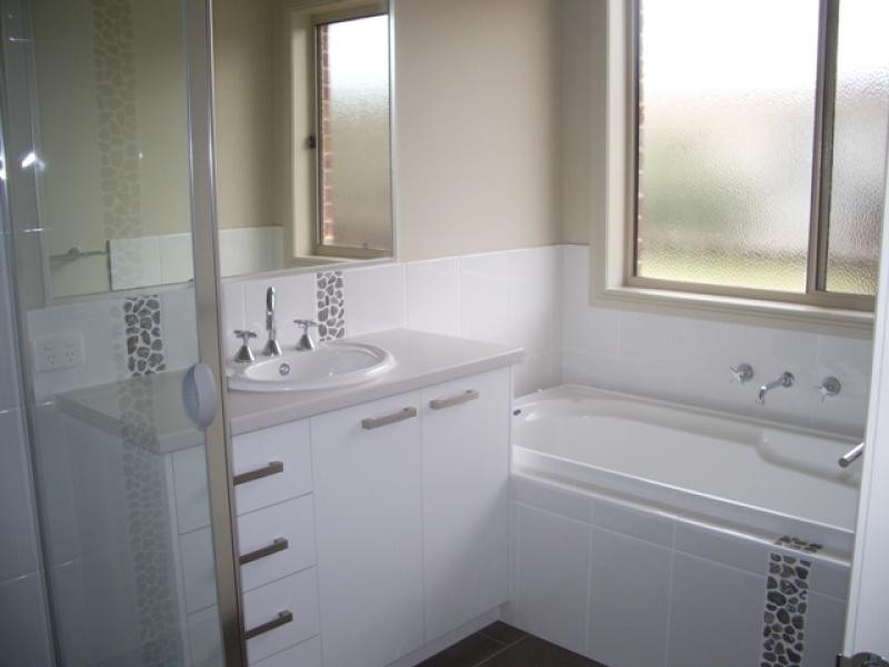 37 Cassinia Crt, Albury NSW 2640