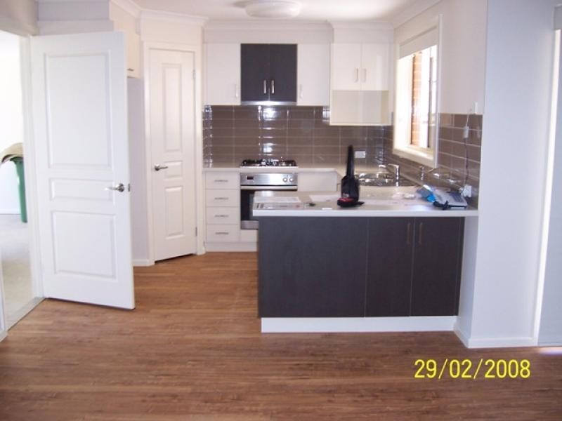 11 Warbler St, Albury NSW 2640