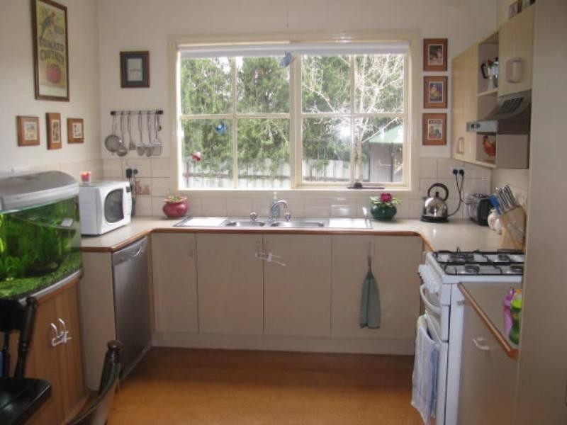 10 Victoria Street, Howlong NSW 2643