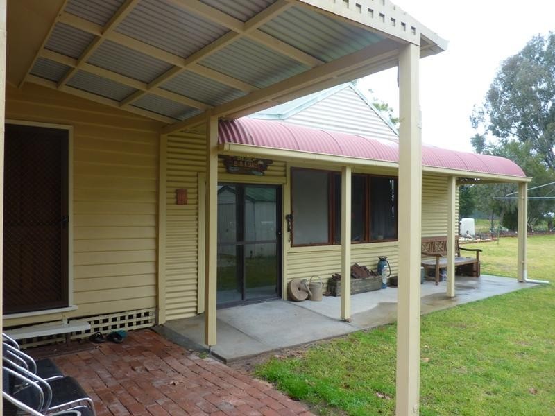 10 Victoria Street, Howlong NSW 2643