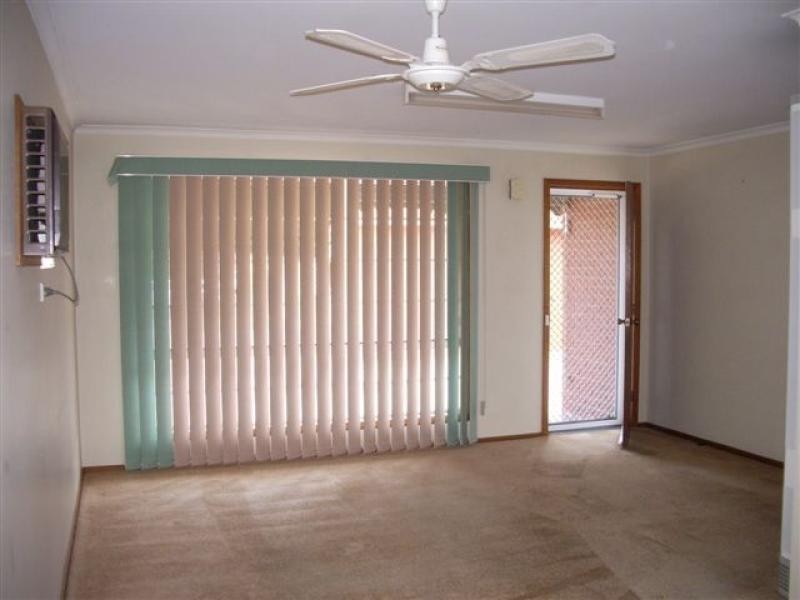 Unit 2/418 Ross Circuit, Albury NSW 2640