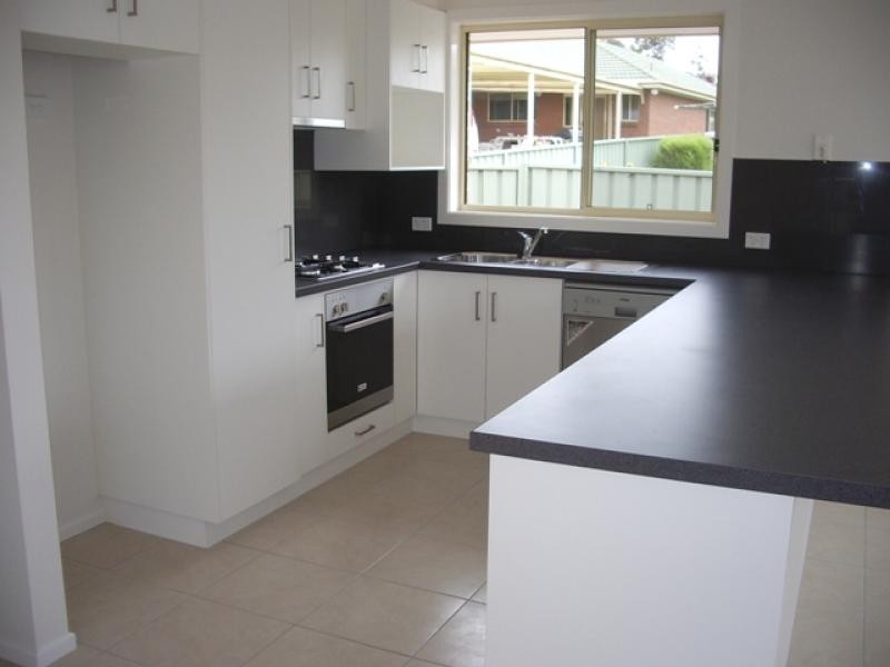 20 Stringybark Crt, Albury NSW 2640