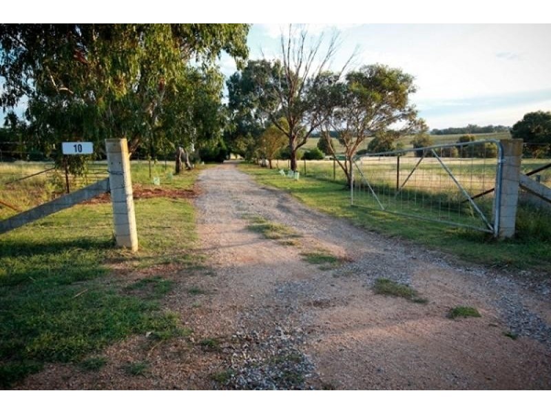 10 Klara Court, Gerogery NSW 2642