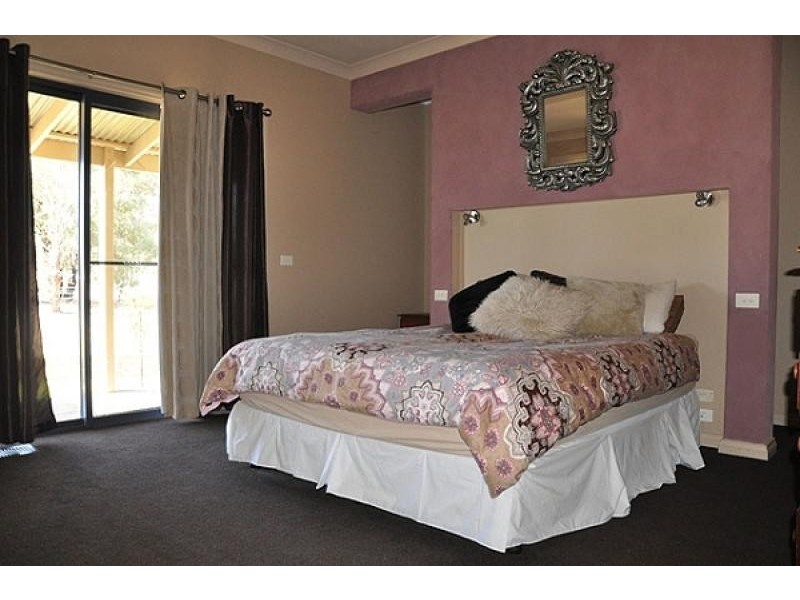 6 Swallow Lane, Jindera NSW 2642