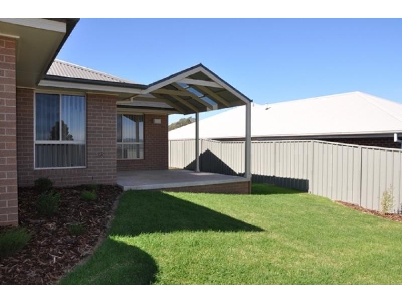 14 Bullfrog Court, Thurgoona, Albury NSW 2640
