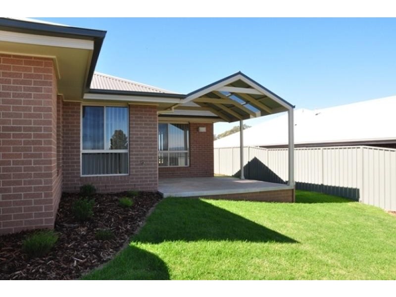 14 Bullfrog Court, Thurgoona, Albury NSW 2640