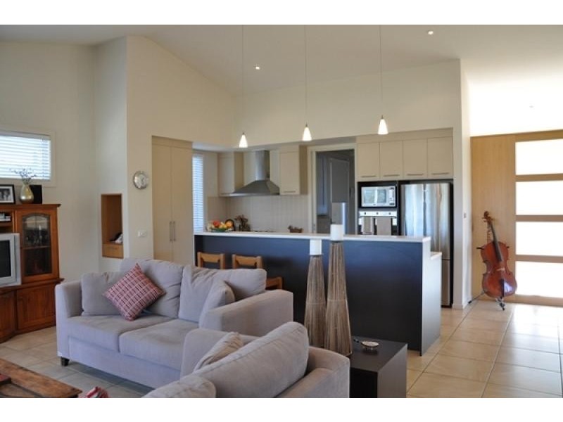 37 Newton Circuit, Thurgoona, Albury NSW 2640