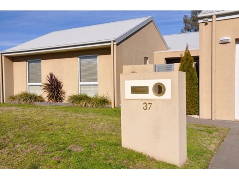 37 Newton Circuit, Thurgoona, Albury NSW 2640