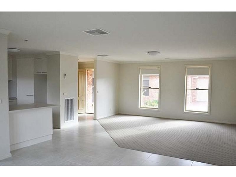 Unit 2, 21 Peards Drive, Albury NSW 2640