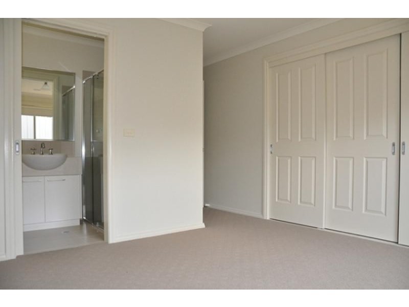 Unit 2, 21 Peards Drive, Albury NSW 2640