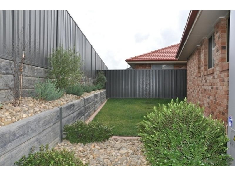 Unit 2, 21 Peards Drive, Albury NSW 2640