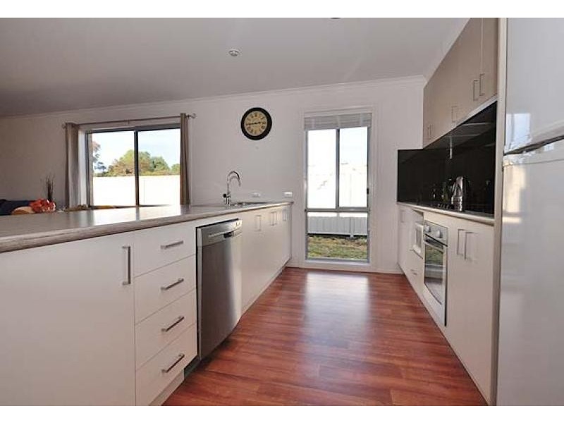 17 Jacob Street, Burrumbuttock NSW 2642