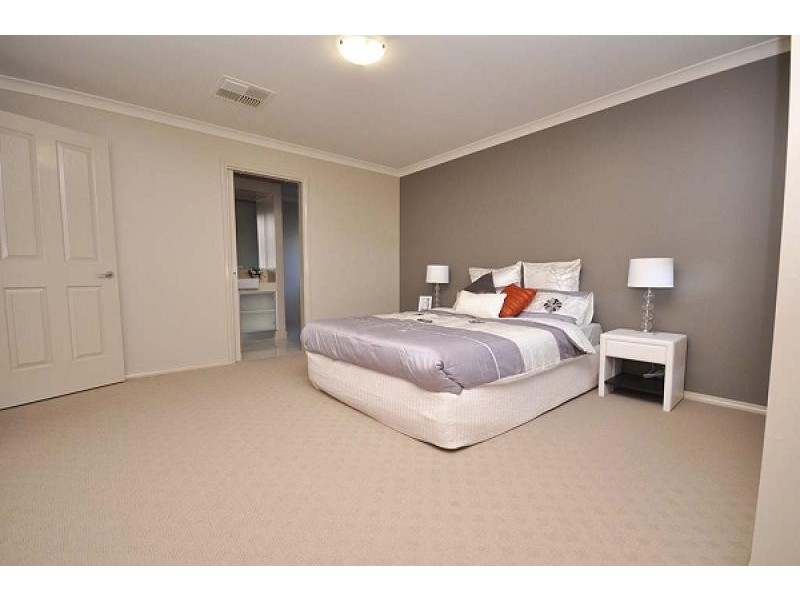 26 Peards Drive, Albury NSW 2640
