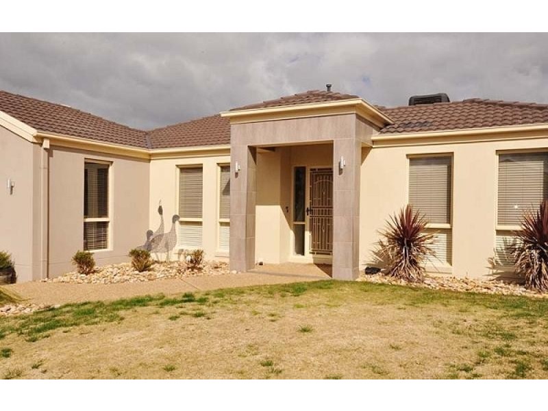 4 Grandeur Place, East Albury NSW 2640