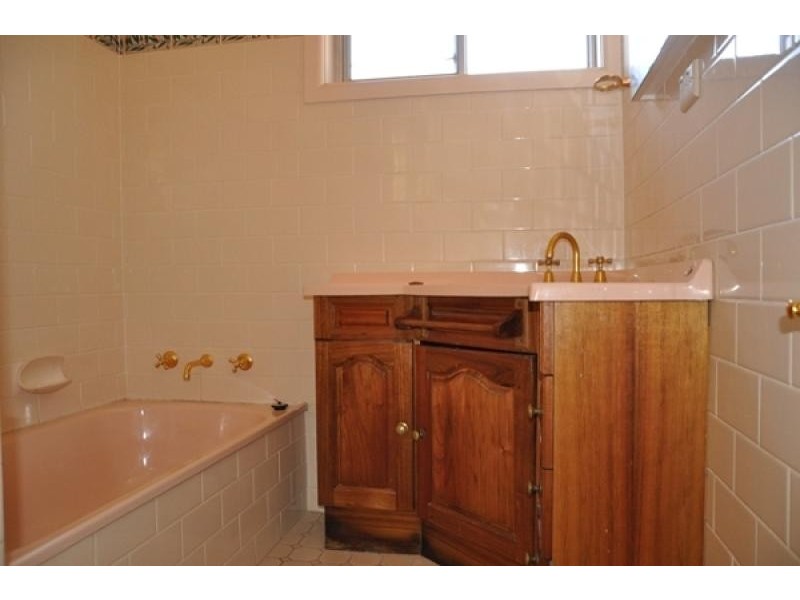 420 Prune Street, Lavington NSW 2641