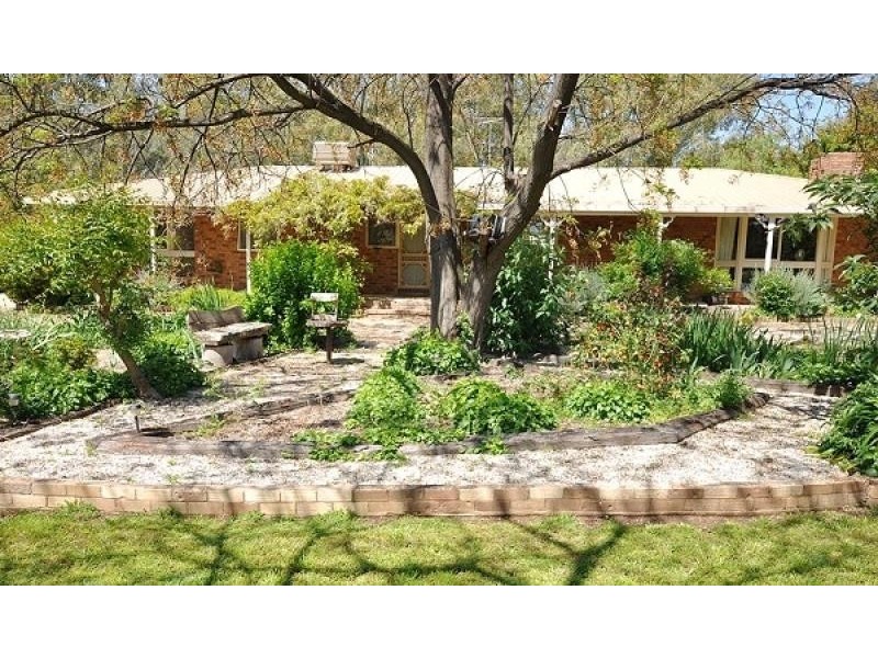 108 Short Street, Howlong NSW 2643