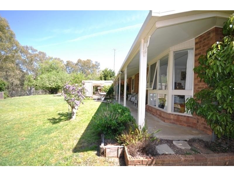 108 Short Street, Howlong NSW 2643