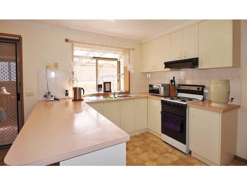 25 Neptune Drive, Lavington NSW 2641