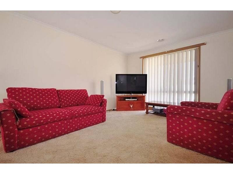 25 Neptune Drive, Lavington NSW 2641