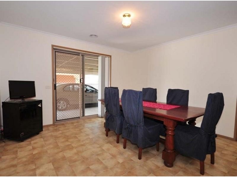 25 Neptune Drive, Lavington NSW 2641