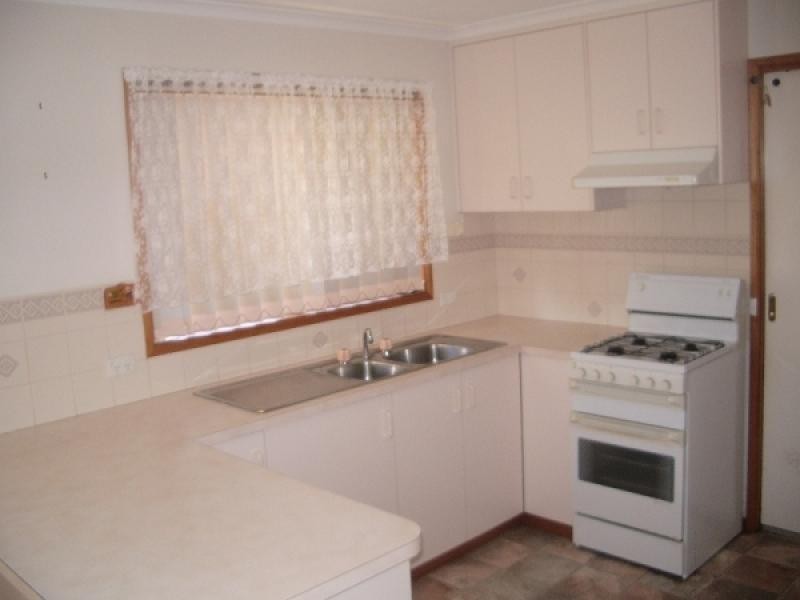 2/519 Lyne Street, Lavington NSW 2641