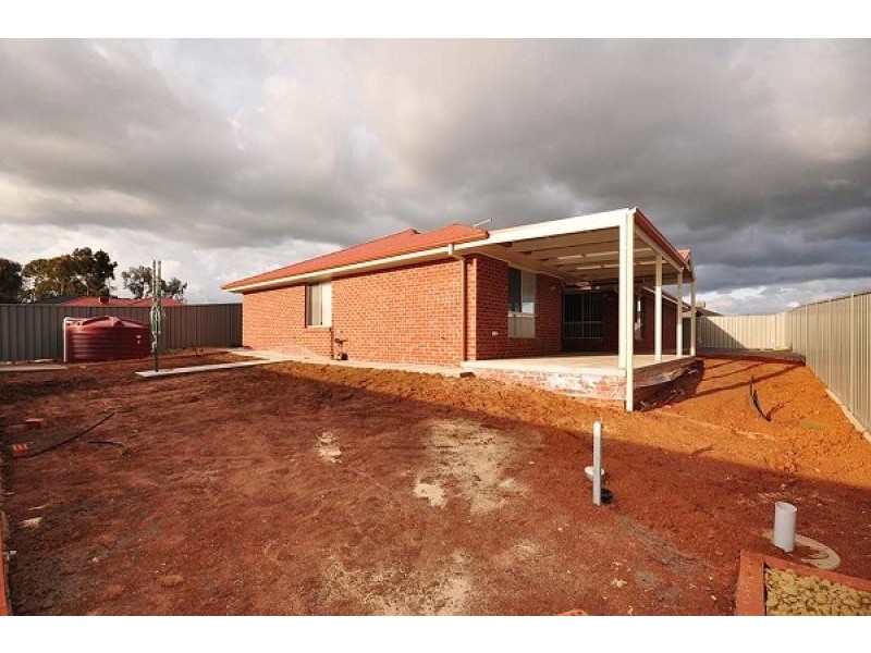 54 Honeyeater Circuit, Mitchell Park, Thurgoona NSW 2640