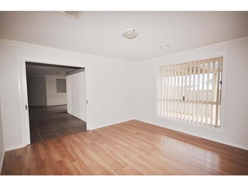 54 Honeyeater Circuit, Mitchell Park, Thurgoona NSW 2640