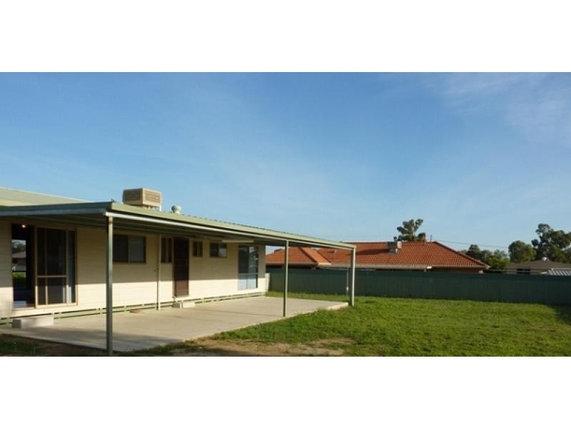 146 Hume Street, Howlong NSW 2643