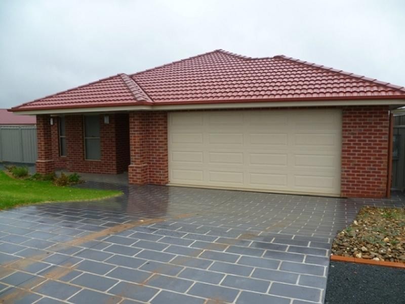 54 Honeyeater Circuit, Mitchell Park, Thurgoona NSW 2640