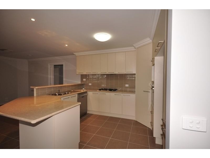 54 Honeyeater Circuit, Mitchell Park, Thurgoona NSW 2640