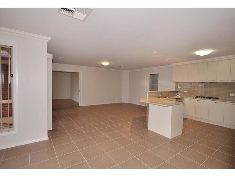 54 Honeyeater Circuit, Mitchell Park, Thurgoona NSW 2640