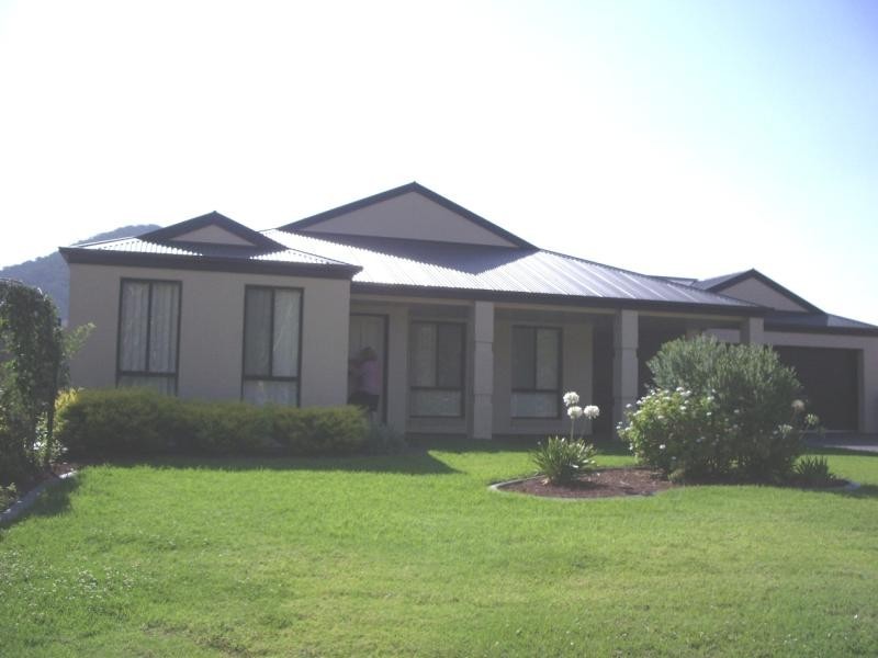 16 OATLANDS, Wodonga VIC 3690