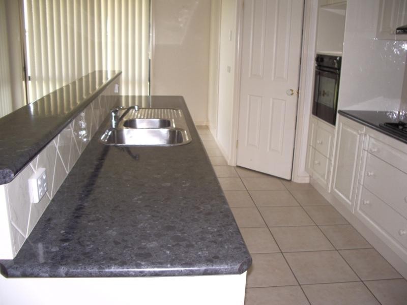 16 OATLANDS, Wodonga VIC 3690