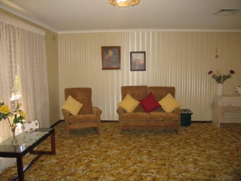 8 FERN AVENUE, Wodonga VIC 3690