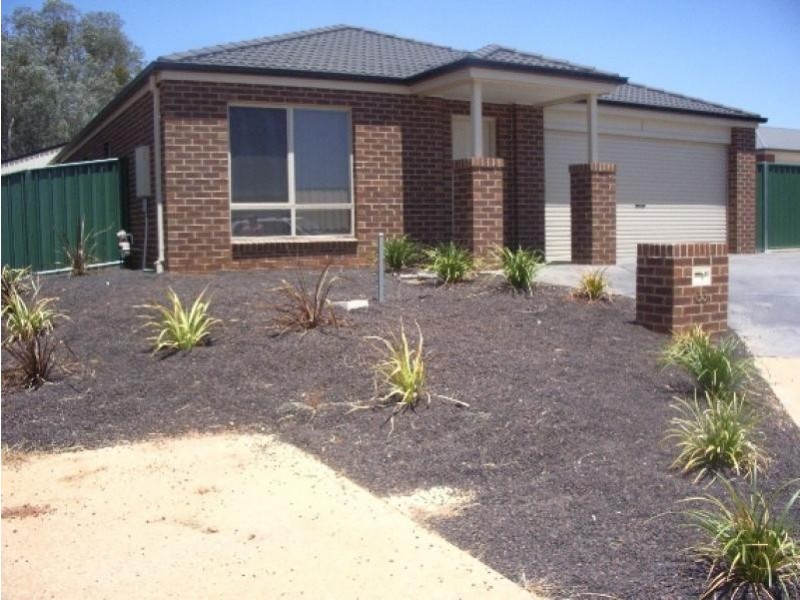 33 LIGHTWOOD DRIVE, Wodonga VIC 3690