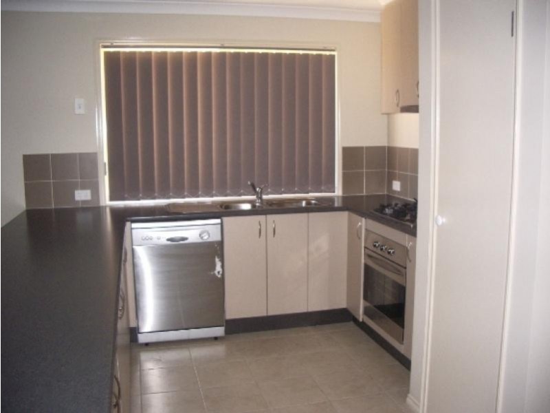 33 LIGHTWOOD DRIVE, Wodonga VIC 3690