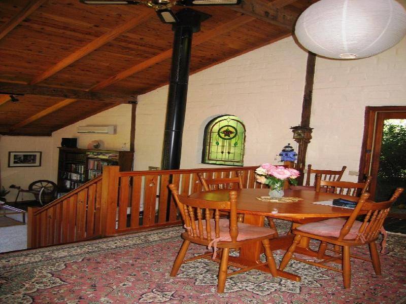 9 WINDHAM STREET, Yackandandah VIC 3749