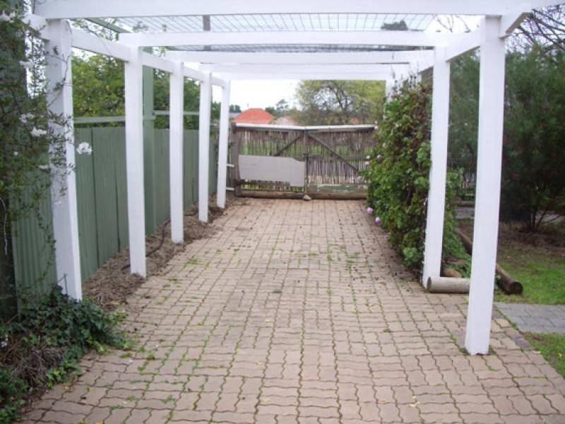 6 AUDLEY STREET, Rutherglen VIC 3685