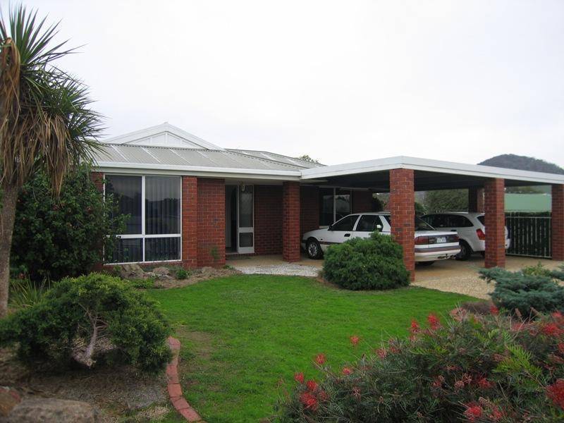 1 FALCON CIRCUIT, Wodonga VIC 3690