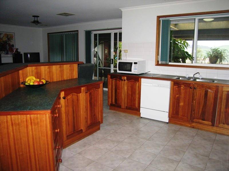 1 FALCON CIRCUIT, Wodonga VIC 3690